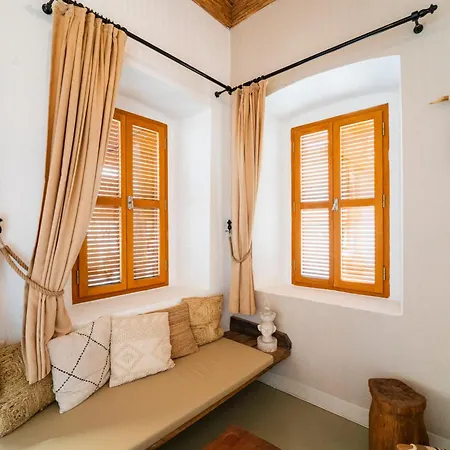 Notarius Hotel 4*